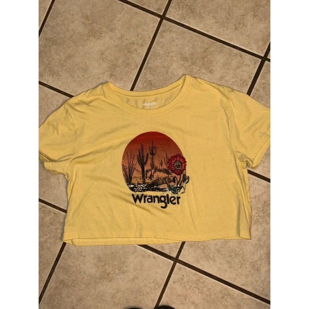 Women’s Yellow Wrangler Crop Shirt Size Large
